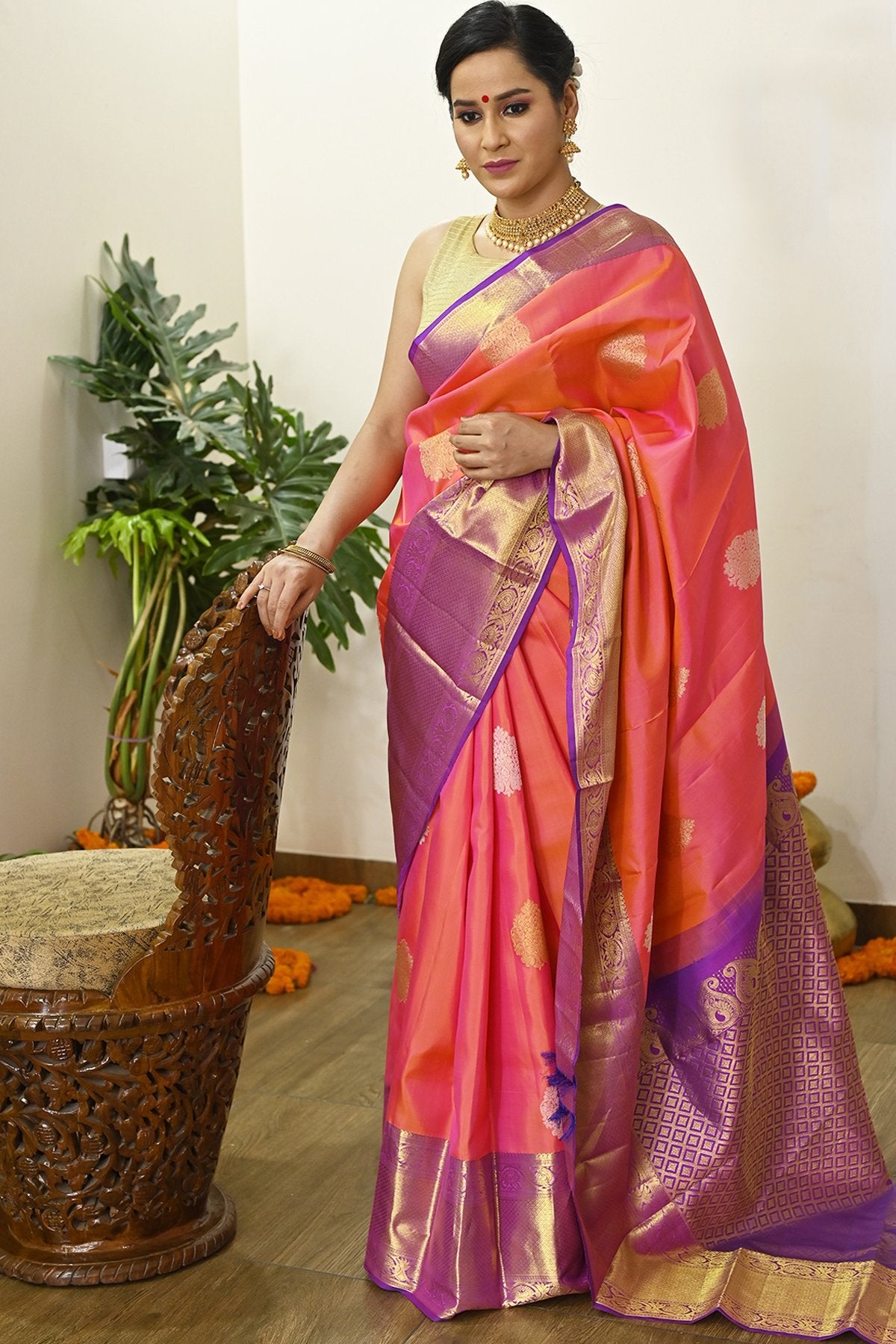 Top 10 Ways to Mix and Match Plain Sarees with Blouse - Loomfolks