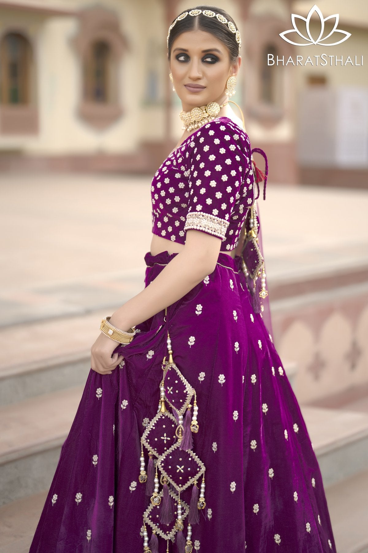 NAVY BLUE EMBROIDERED ATTRACTIVE PARTY WEAR VELVET LEHENGA CHOLI