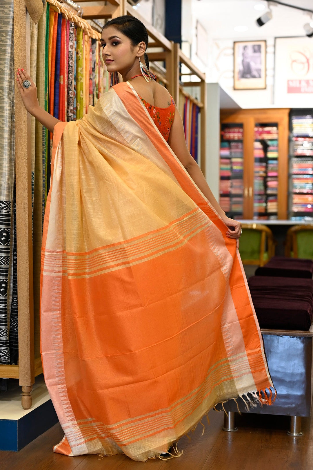 Yellow Color Silk Cotton Solid Maheshwari Handloom Saree